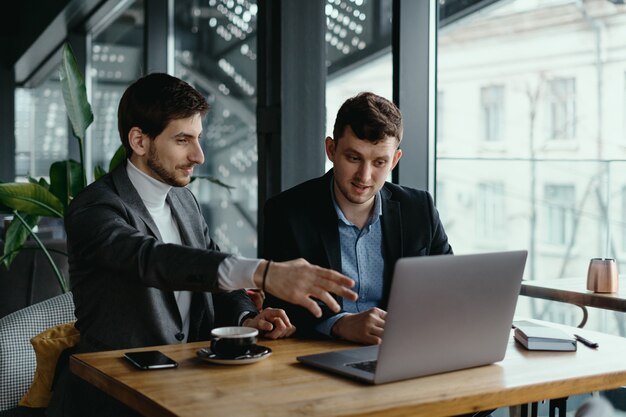 Como palestrantes, mentores e coaches podem se beneficiar usando uma plataforma de eventos